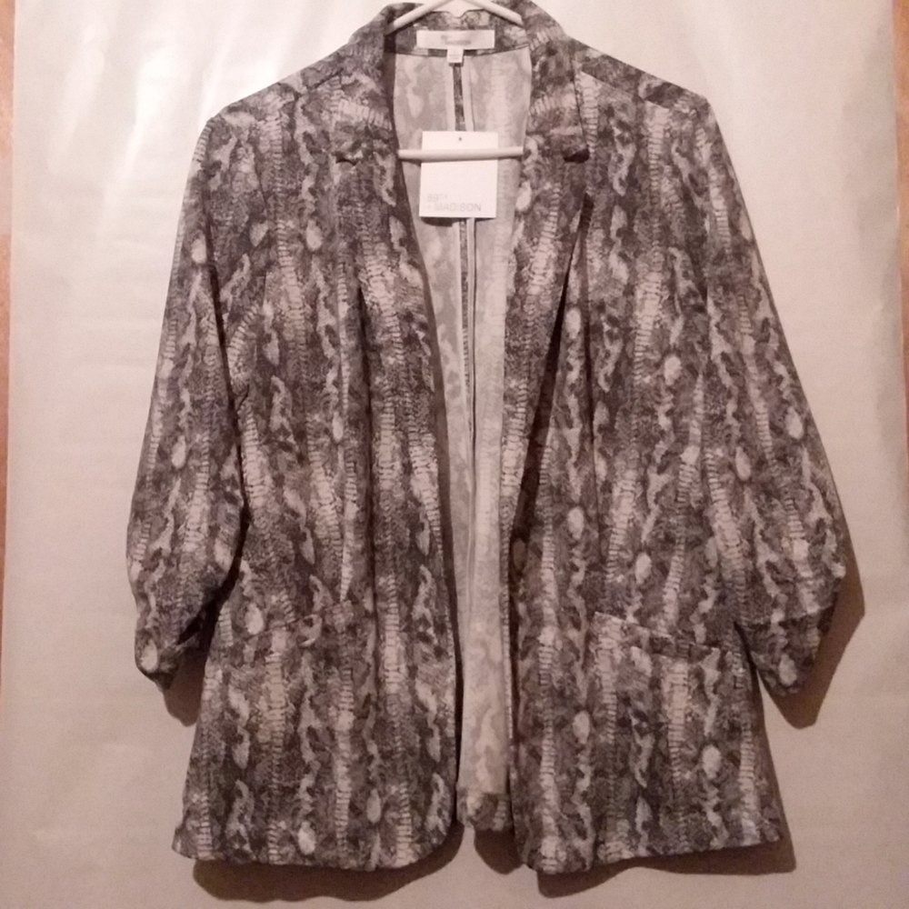 89th & Madison Snake Print Blazer Gray‎ & White NWT